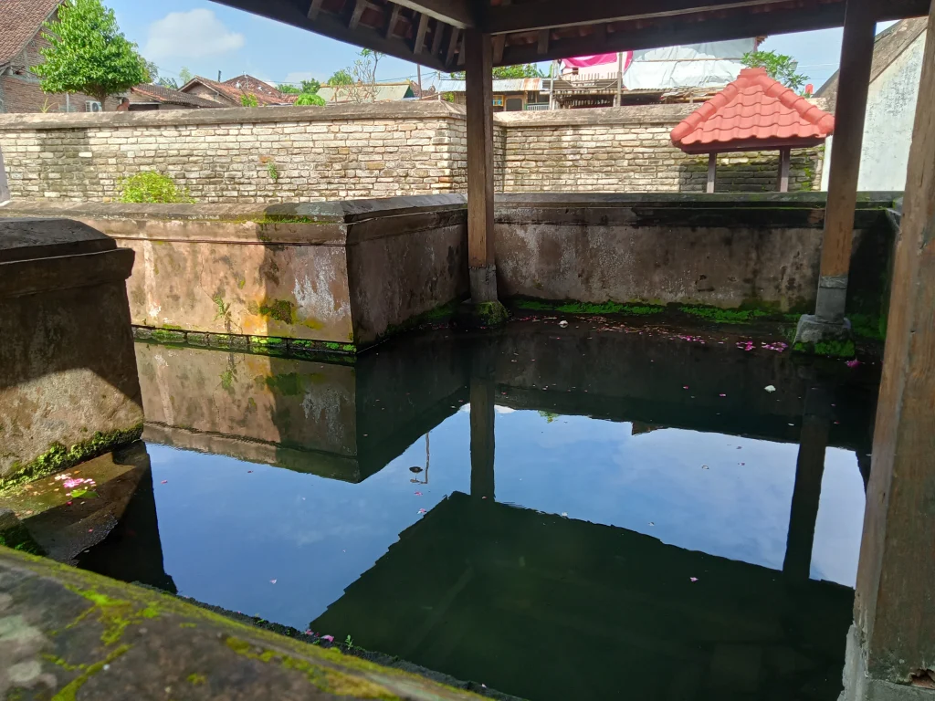 sendang dekat kompleks makam raja raja mataram