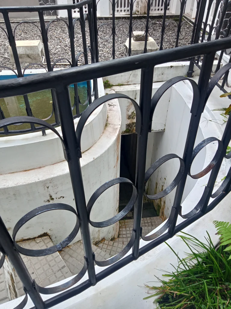 tangga menuju bunker di museum kotagede jogja